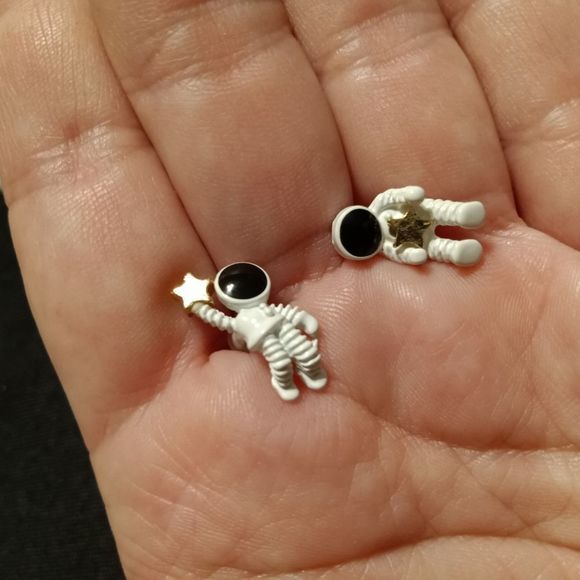 Cute Astronaut Stud Earrings - Picture 2 of 5